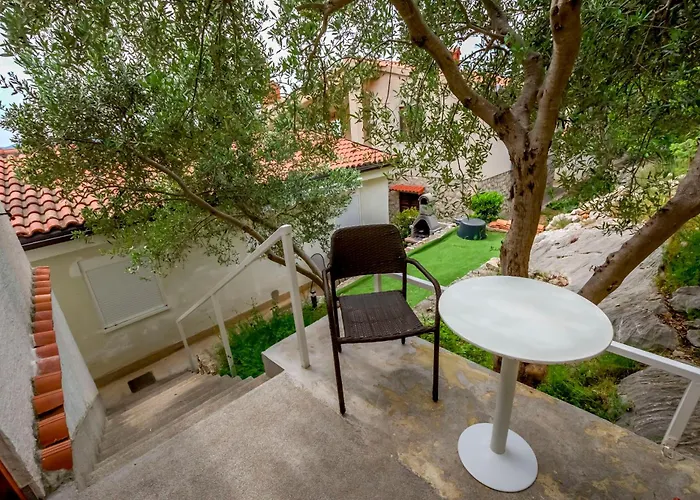 Apartment Mladen *